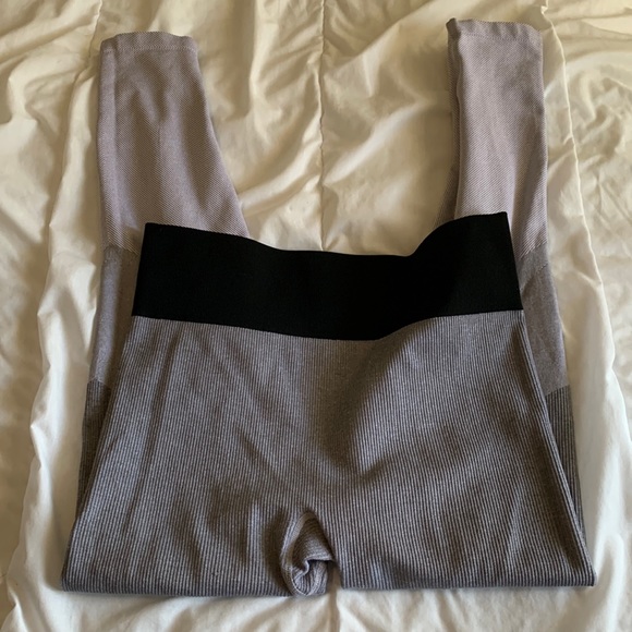 🌵3/$15 🌵 Aerie color blocked leggings / size large - Picture 2 of 3